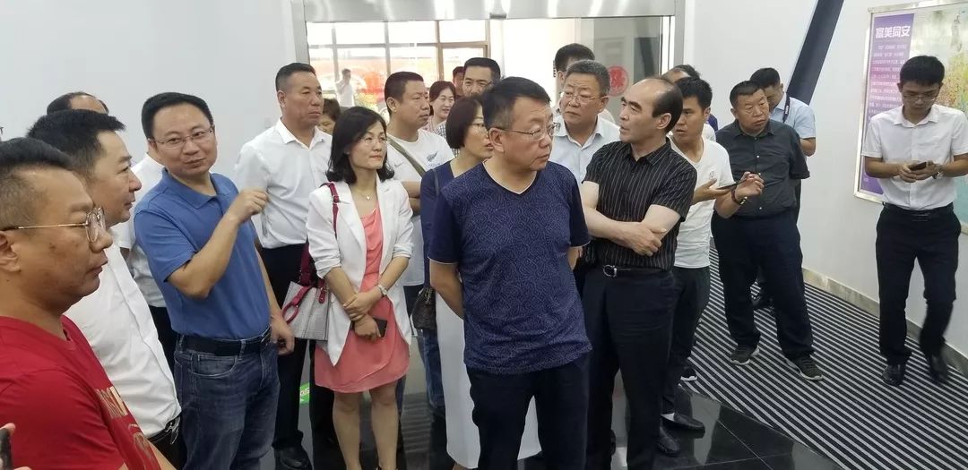 640EDZKIQFI.jpg 640EDZKIQFI.jpg